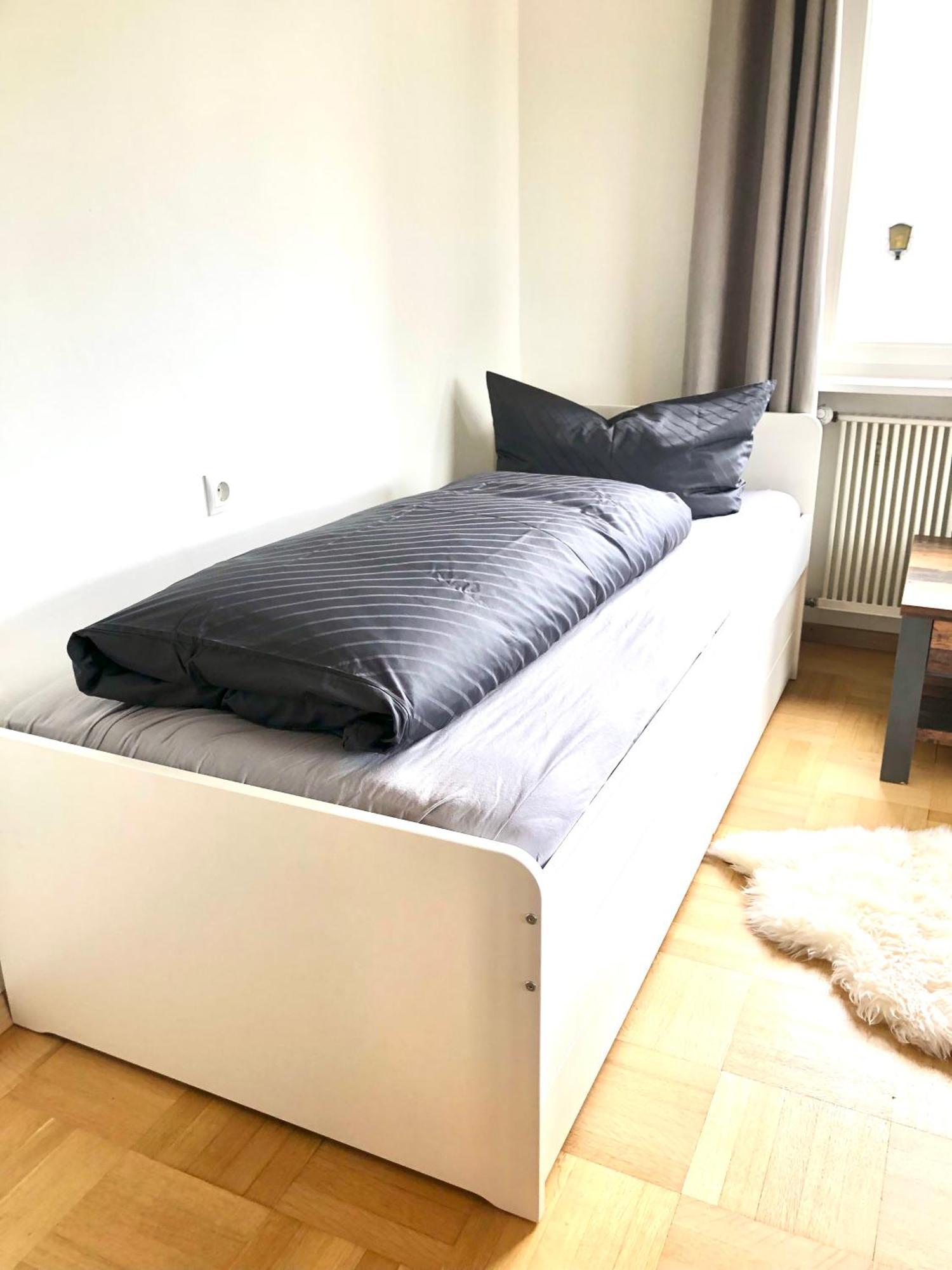 Crown Living Design Apartment - 2 Schlafzimmer - Kueche - Gratis Parkplatz - Abstellraum Fuer Fahrraeder/Ski Mader Buitenkant foto